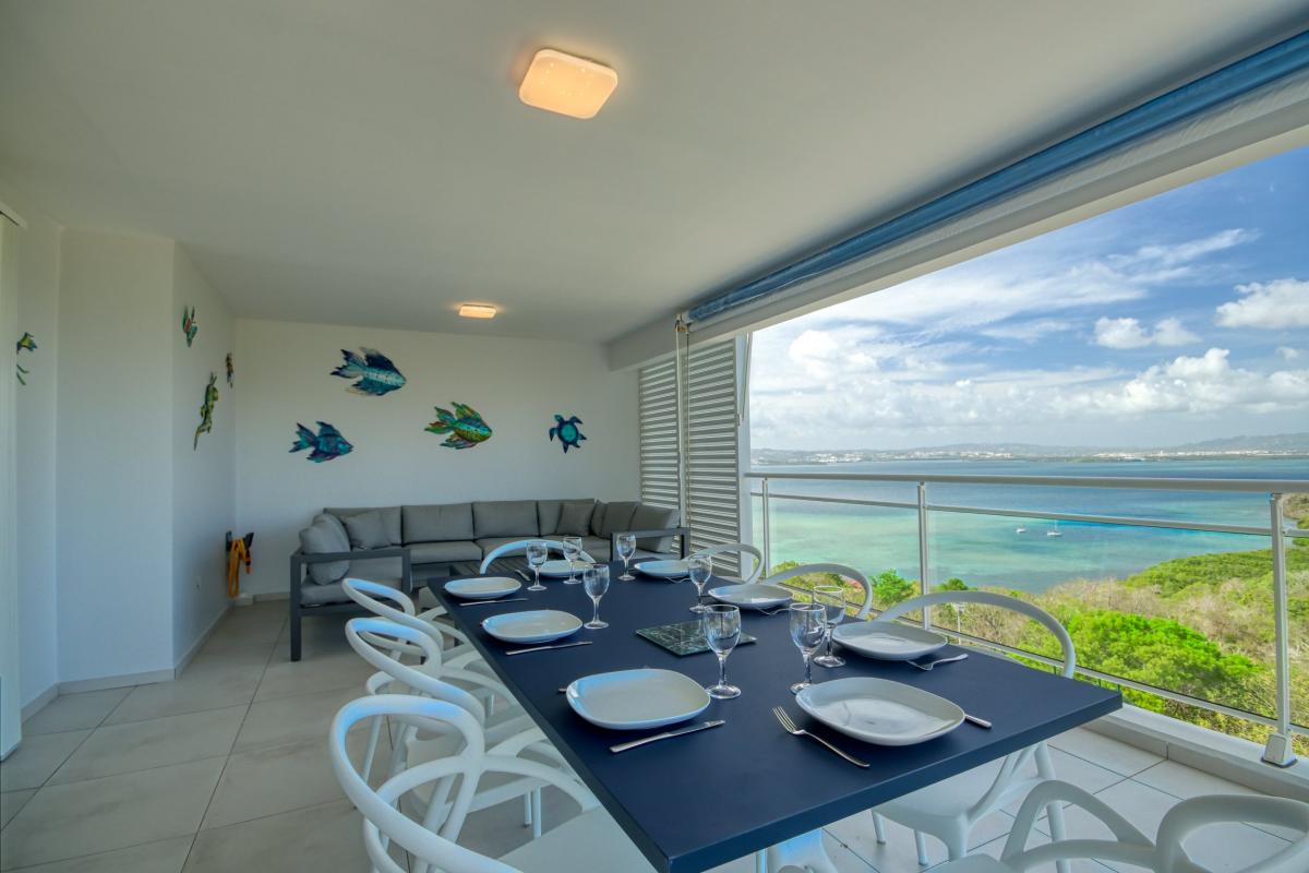 Location appartement luxe Trois Ilet Martinique - Espace repas exterieur